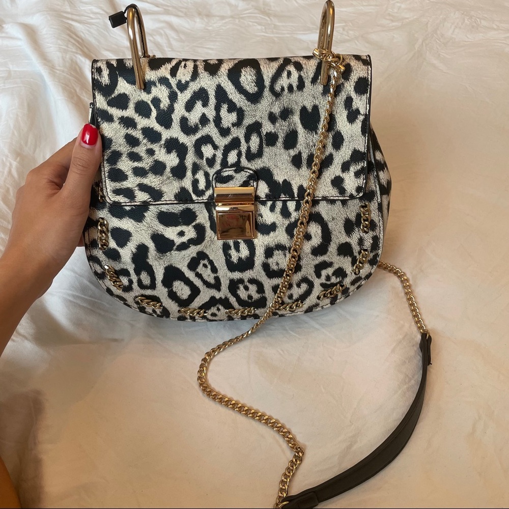 Black and White Leopard Print Crossbody with Gold Chain